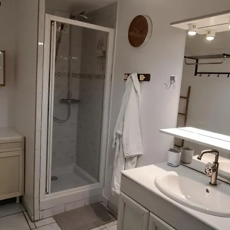 Verrecheznous-lepuy Appartement Le Puy-Notre-Dame